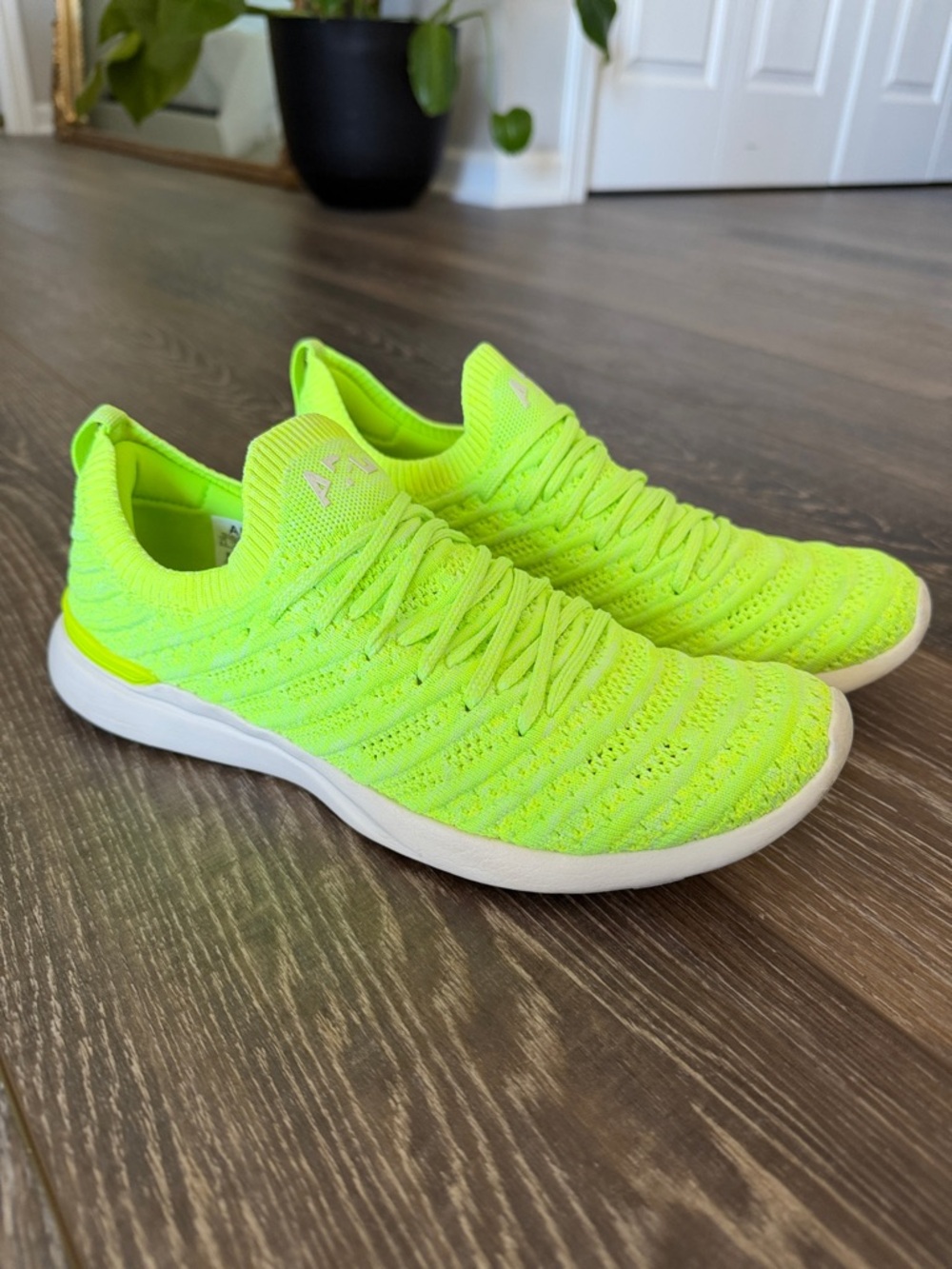 APL TechLoom Wave Hybrid
Running Shoe